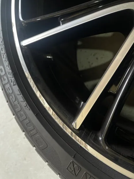 BMWのホイールリペア・塗装事例 施工写真 3-1
