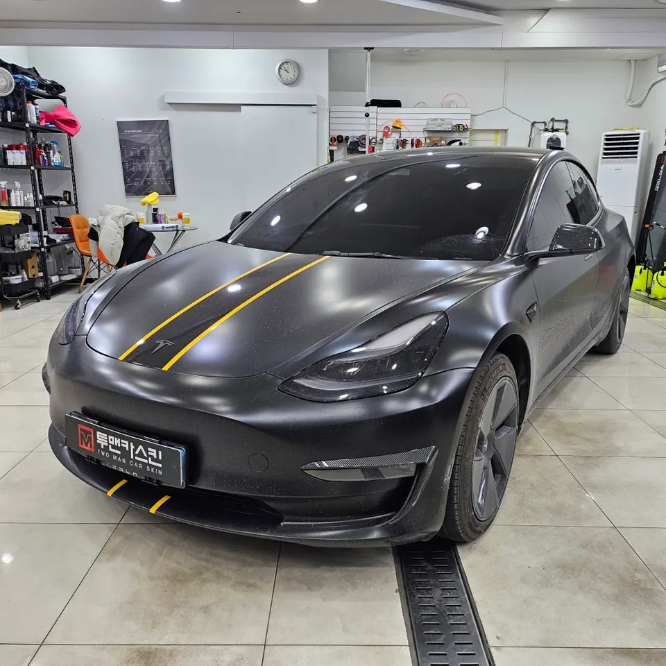 Tesla Model 3のカーラッピング事例|費用目安・仕上がり 施工写真 2-1