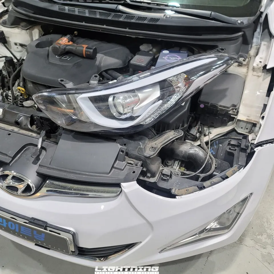 Hyundai Elantraのカーフィルム施工事例｜費用目安・仕上がり 施工写真 3-1