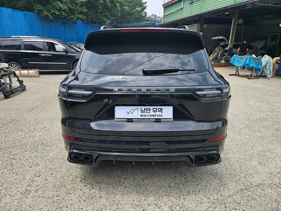 Porsche Cayenne 958 Body Kit Upgrade - Rear Conversion