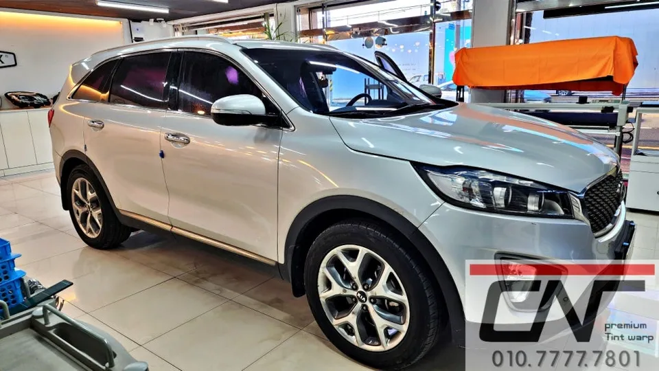 Kia Sorentoのカーフィルム施工事例 施工写真 2