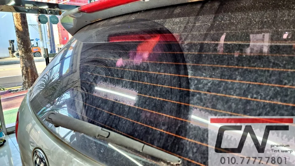 Kia Sorentoのカーフィルム施工事例 施工写真 6