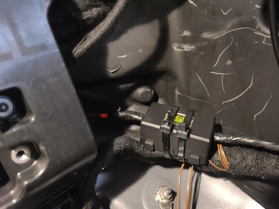 Mercedes-Benz A-Class dash cam - Mercedes-Benz A-Class Dash Cam Installation Review photo 6