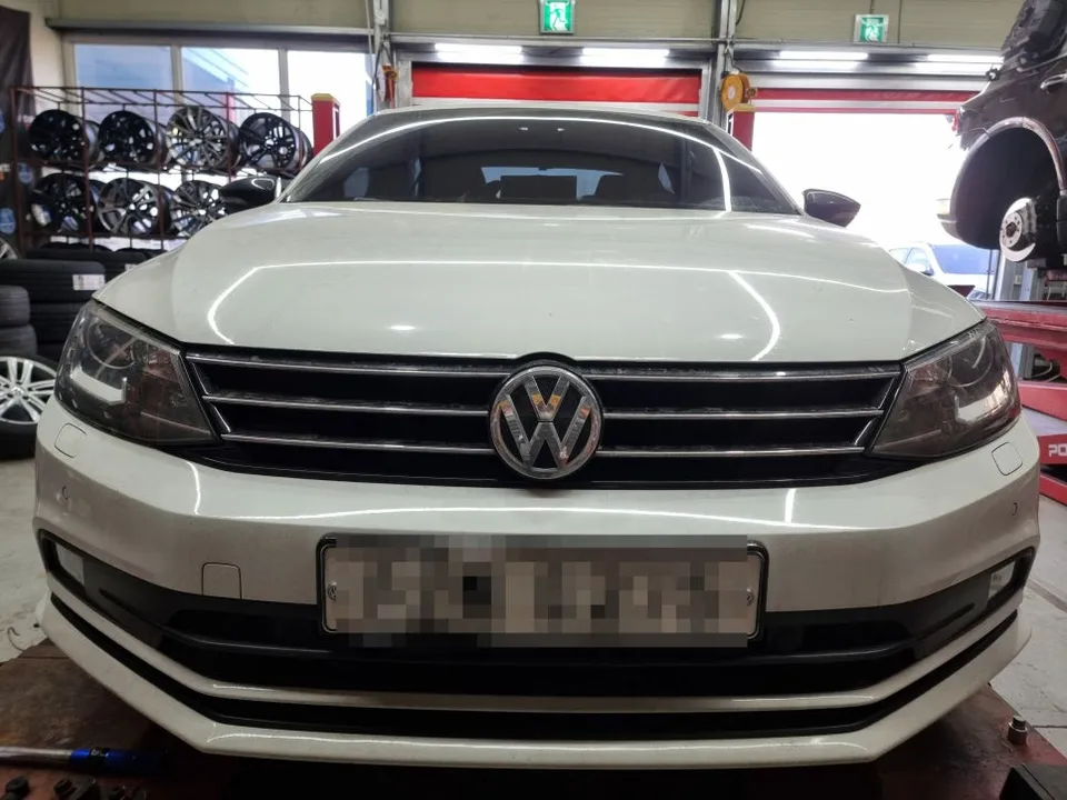 Volkswagen Jettaのホイールリペア・塗装事例 写真