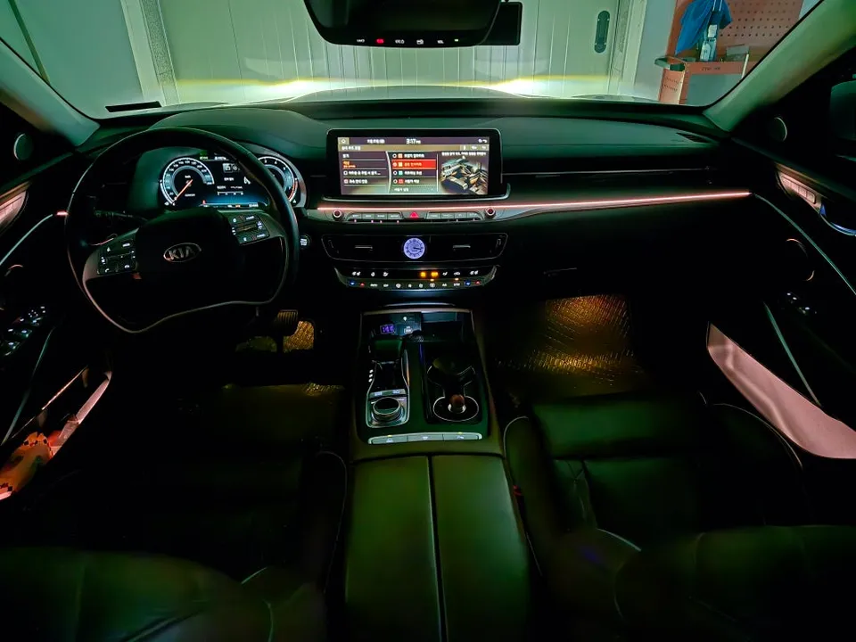 Kia K900 ambient lighting review
