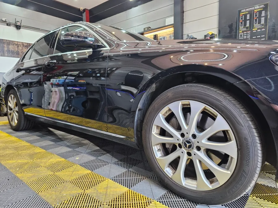 Mercedes-Benz E-Class ceramic coating - Mercedes-Benz E-Class Ceramic Coating Review: Restoring Shine photo 3