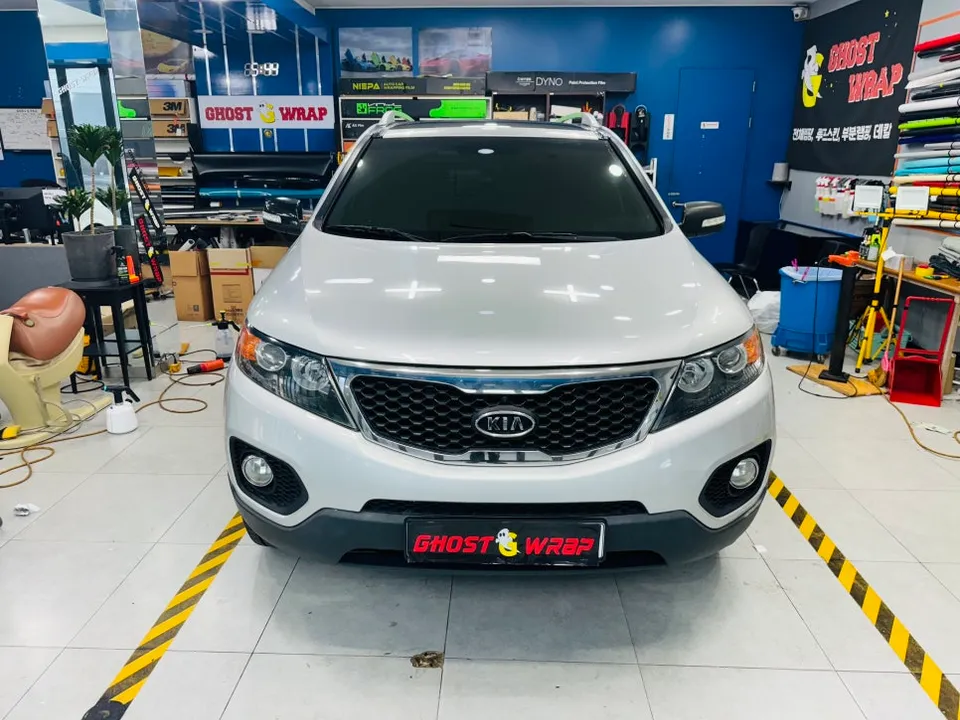 Kia Sorentoのカーラッピング事例|費用目安・仕上がり 施工写真 1-1