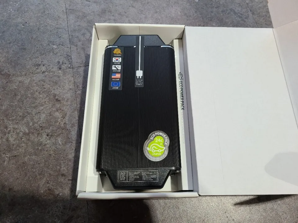 Mercedes-Benz CLS63 AMG dash cam - Mercedes-Benz CLS63 AMG Dash Cam Installation Review photo 3