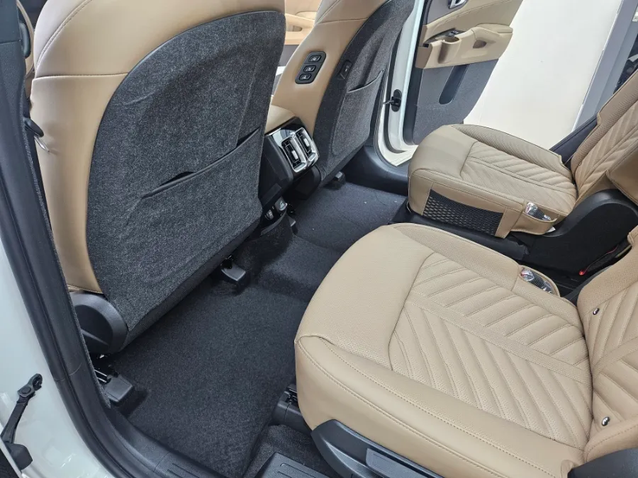 Kia Sorento MQ4 ambient lighting - Kia Sorento MQ4 Ambient Lighting Review: Cost & Results photo 4