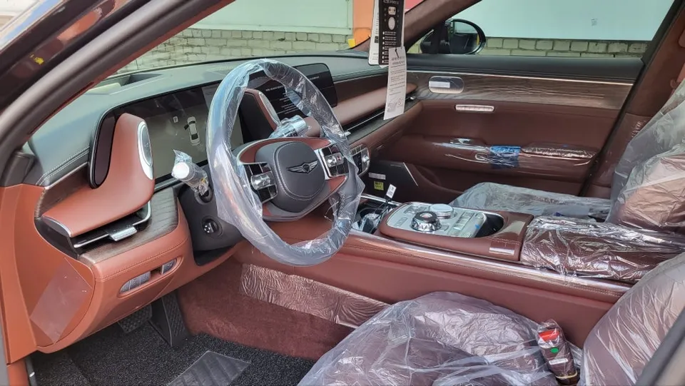 Genesis G90のカーフィルム施工事例 施工写真 5