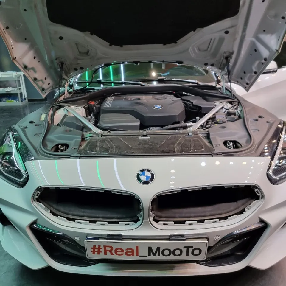 BMW Z4のカーラッピング事例｜費用目安・仕上がり 施工写真 1-1