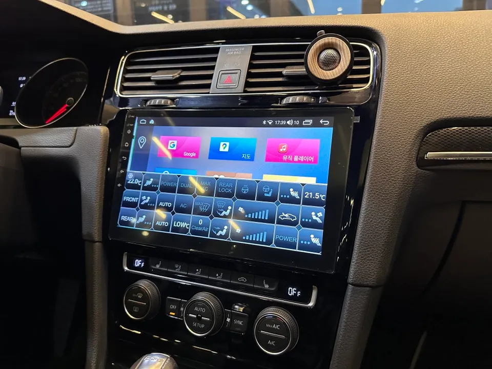 Volkswagen Golf 7th GenのAndroid Auto・CarPlay取付事例 施工写真 5