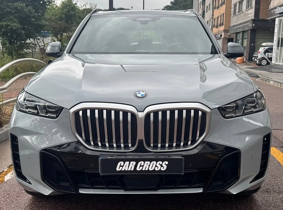 BMW X5 vinyl wrap installation result