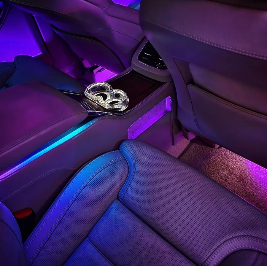 Volvo XC90 ambient lighting - Volvo XC90 Ambient Lighting Review: Brighter Interior photo 4