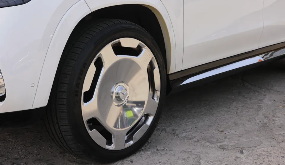 Mercedes-Benz GLS 580 body kit - Mercedes-Benz GLS 580 Body Kit Upgrade Review photo 5