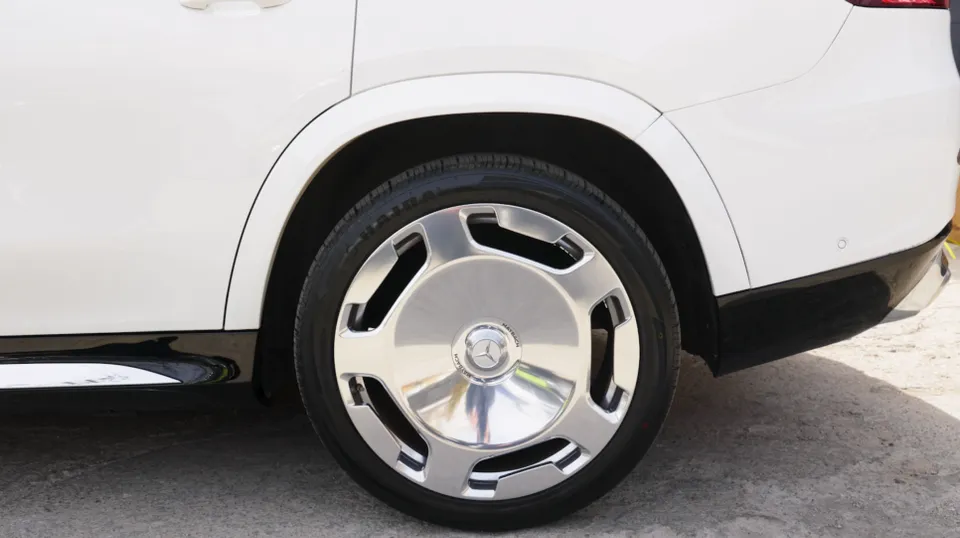 Mercedes-Benz GLS 580 body kit - Mercedes-Benz GLS 580 Body Kit Upgrade Review photo 7