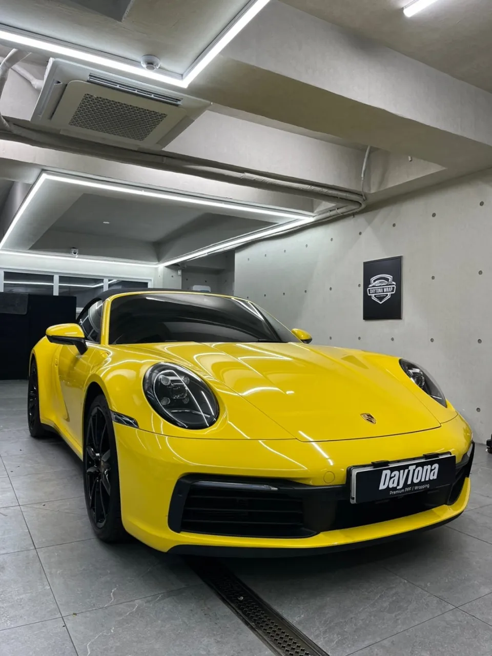 ポルシェ 911 カレラ カーラッピング事例|費用目安・仕上がり 施工写真 3-2