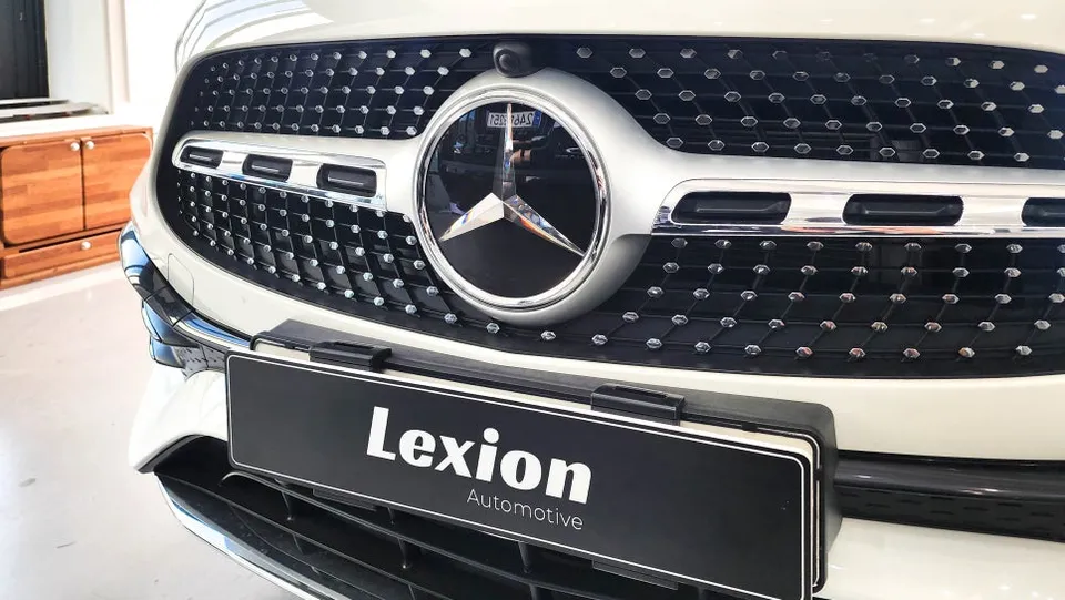 Mercedes-Benz GLA surround view camera - Mercedes-Benz GLA Surround View Camera Review: Cost & Results photo 4