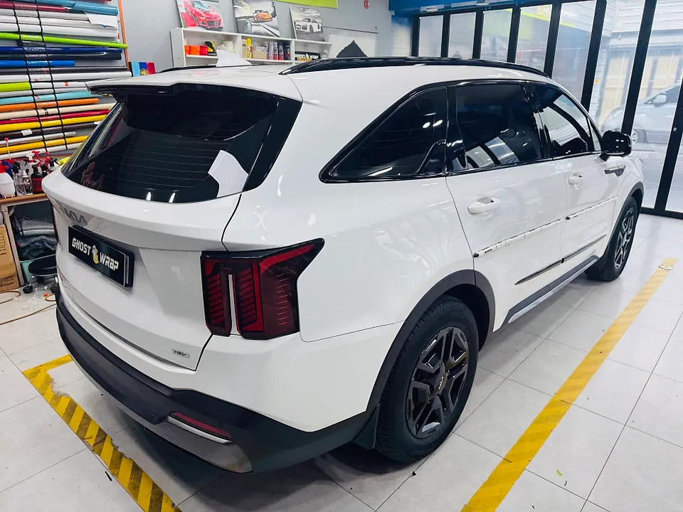Kia Sorentoのカーラッピング事例|費用目安・仕上がり 施工写真 2-1