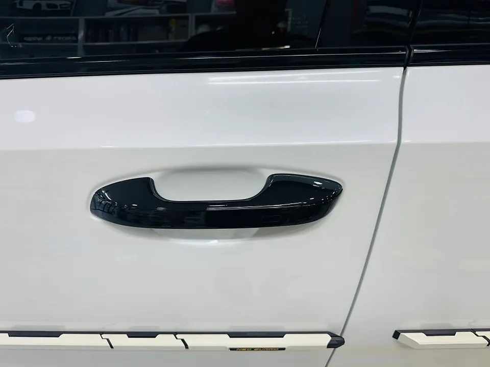 Kia Sorentoのカーラッピング事例|費用目安・仕上がり 施工写真 2-2