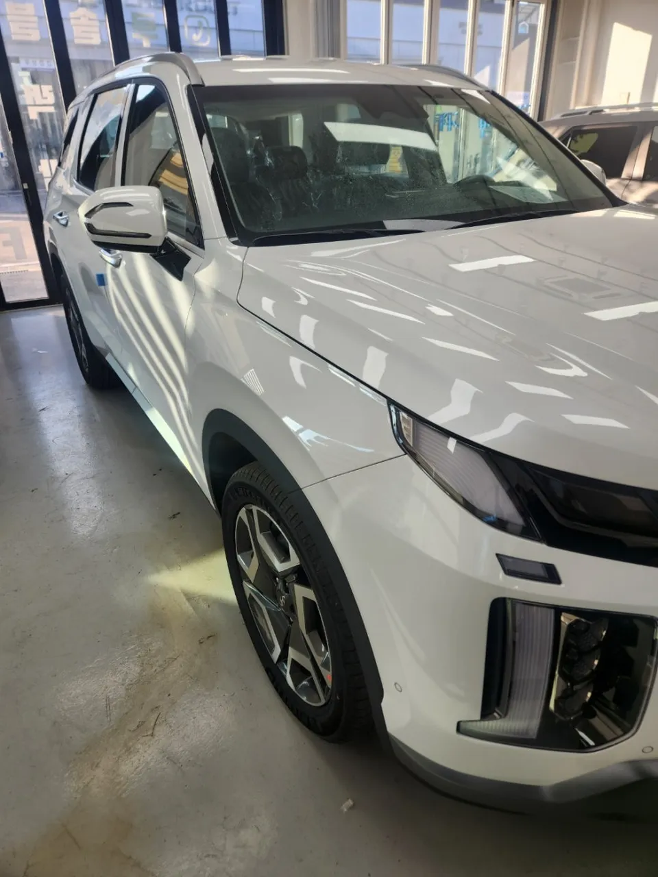 Hyundai Palisadeのカーフィルム施工事例|費用目安・仕上がり 施工写真 3-1