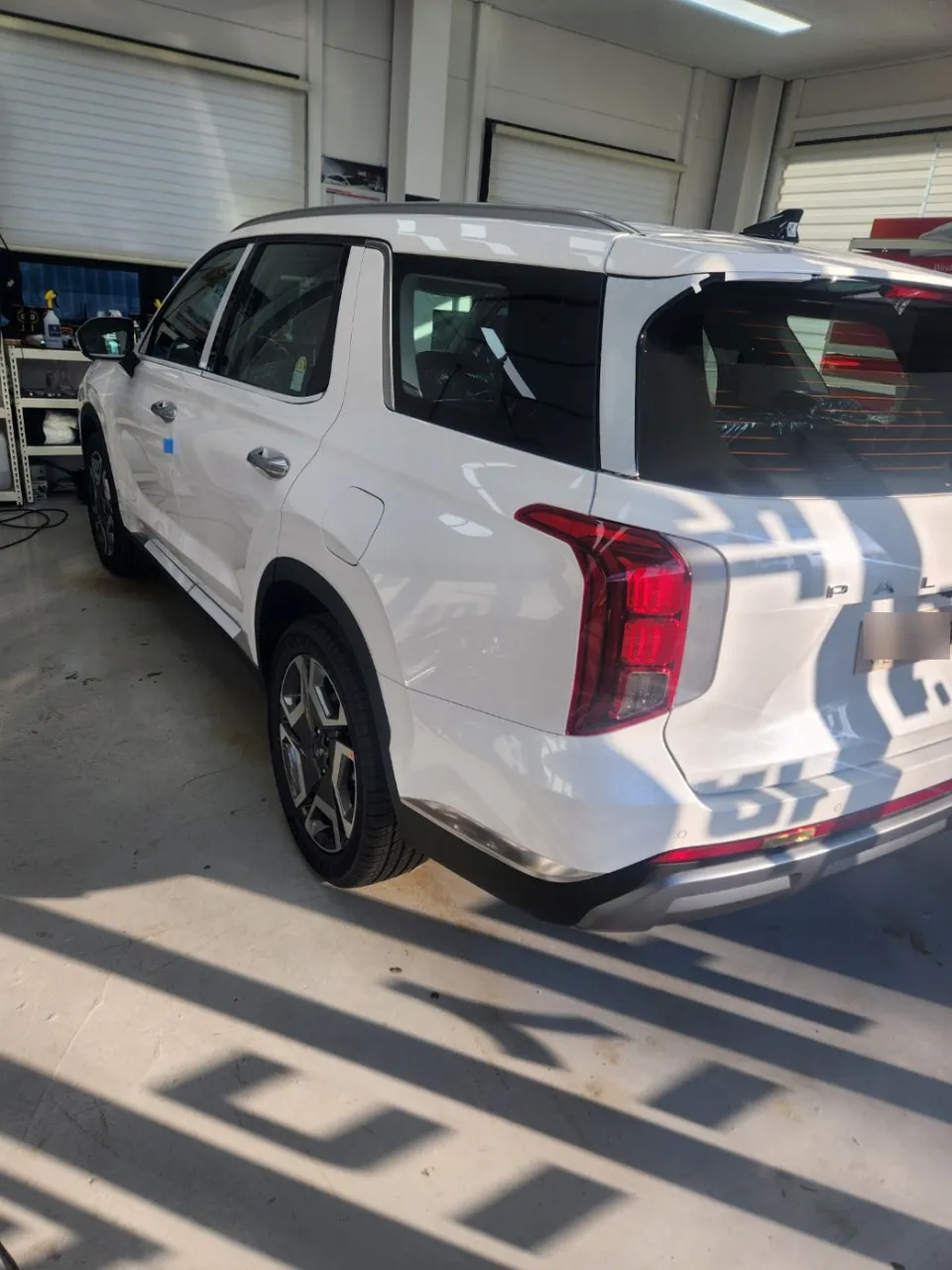 Hyundai Palisadeのカーフィルム施工事例|費用目安・仕上がり 施工写真 1-3