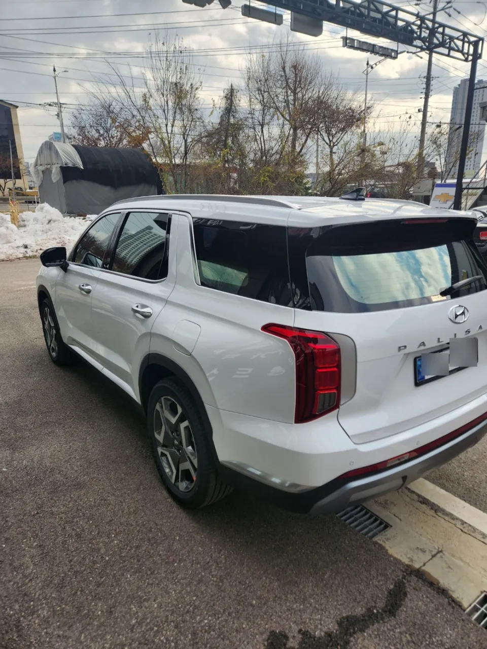 Hyundai Palisadeのカーフィルム施工事例|費用目安・仕上がり 施工写真 2-3