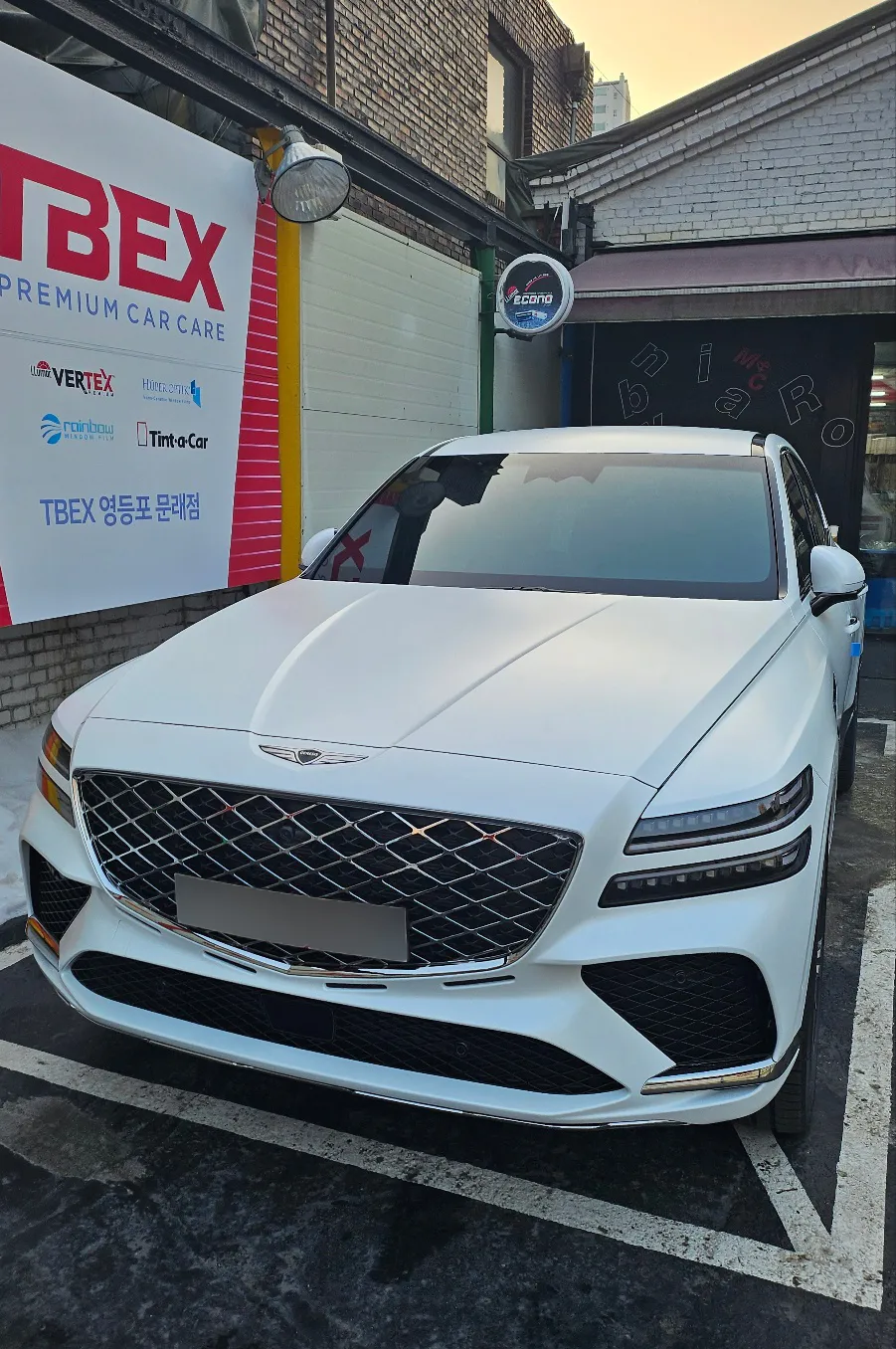 Genesis GV80のカーフィルム施工事例|費用目安・仕上がり 施工写真 3-1
