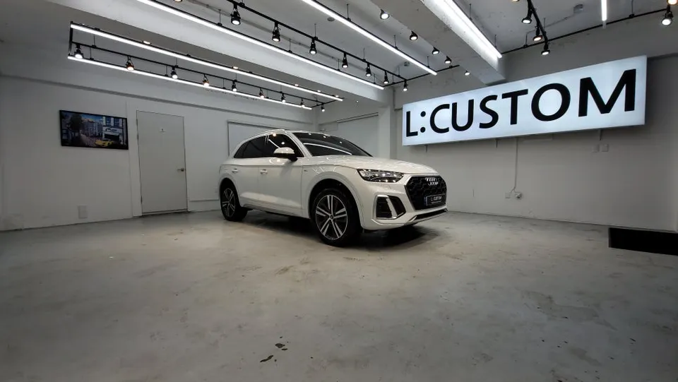 Audi Q5のドラレコ取付事例|費用目安と仕上がり 施工写真 2-2