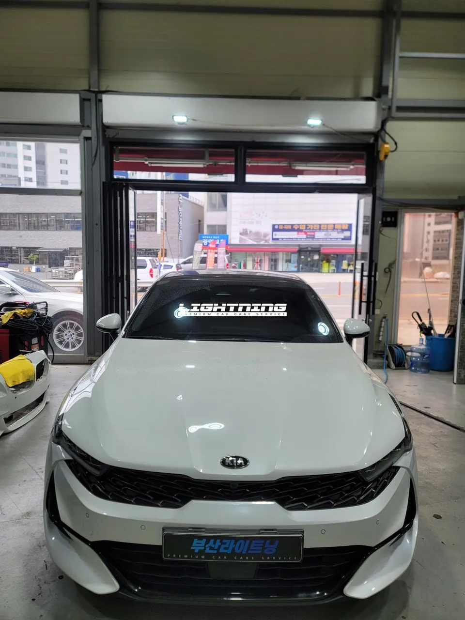 Kia K5のドラレコ取付事例|費用目安と仕上がり 施工写真 1-1