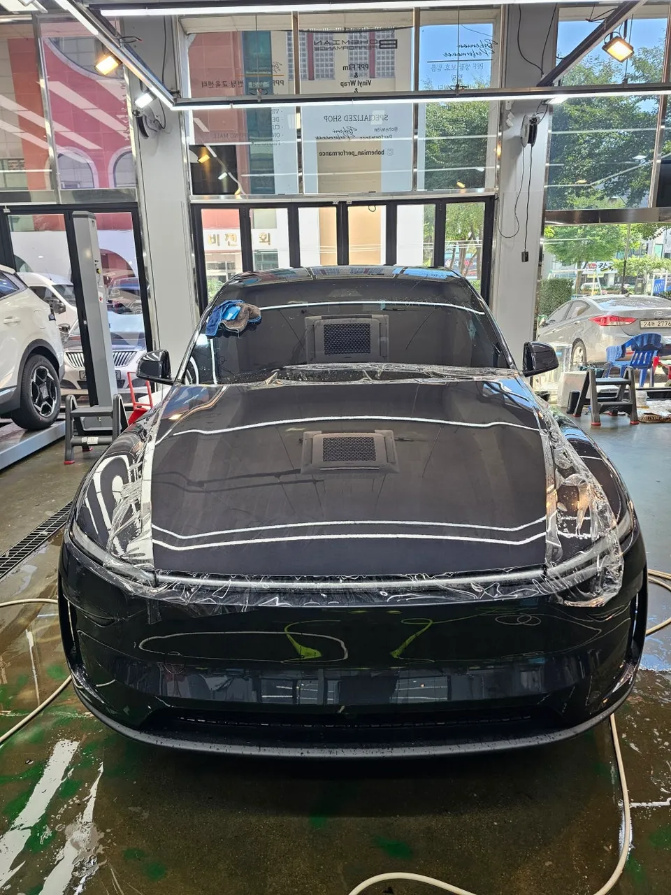 Tesla Model Y PPF施工事例｜費用目安と仕上がり 施工写真 2-1