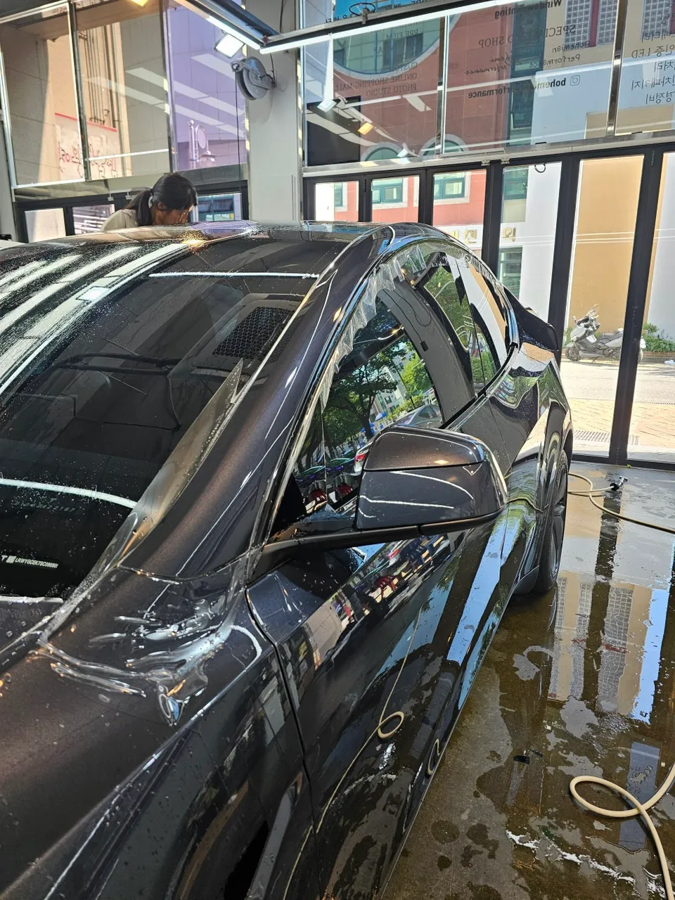 Tesla Model Y PPF施工事例｜費用目安と仕上がり 施工写真 1-2