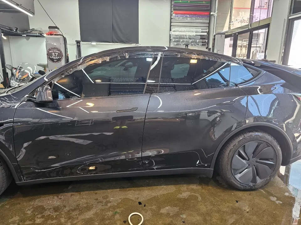 Tesla Model Y PPF施工事例｜費用目安と仕上がり 施工写真 2-2