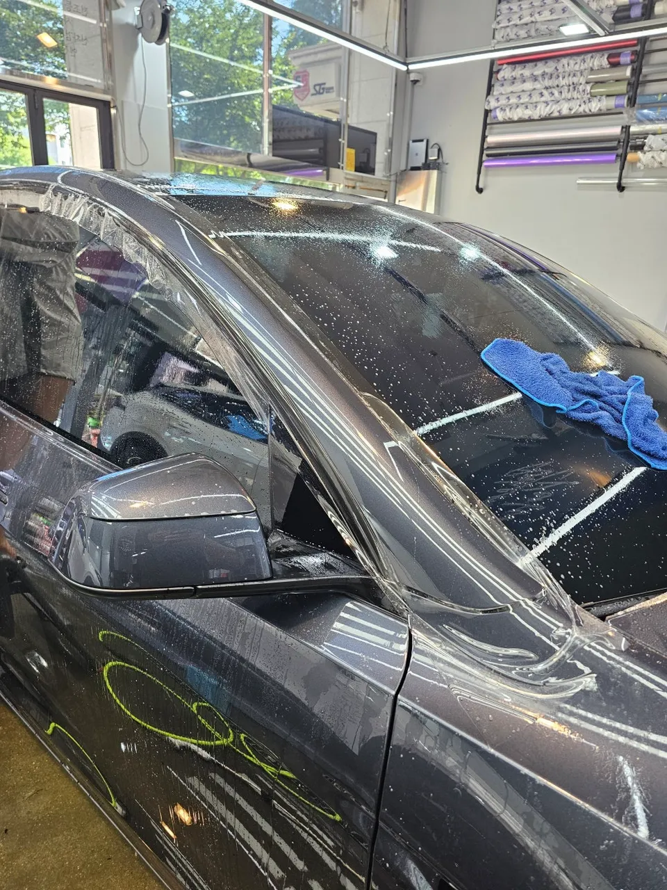 Tesla Model Y PPF施工事例｜費用目安と仕上がり 施工写真 1-3