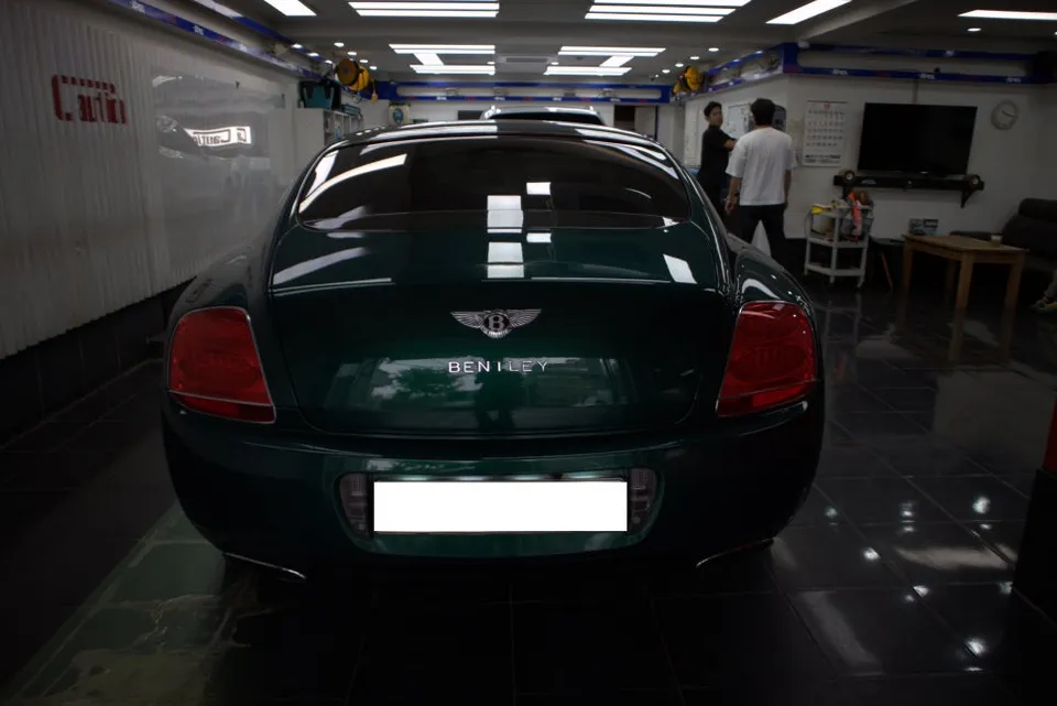 Bentley Continental GT interior customization installation result