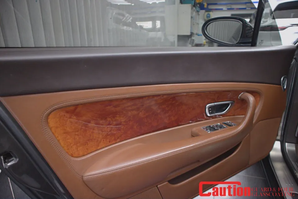 Bentley Continental GT interior customization - Bentley Continental GT Interior Customization Review photo 3