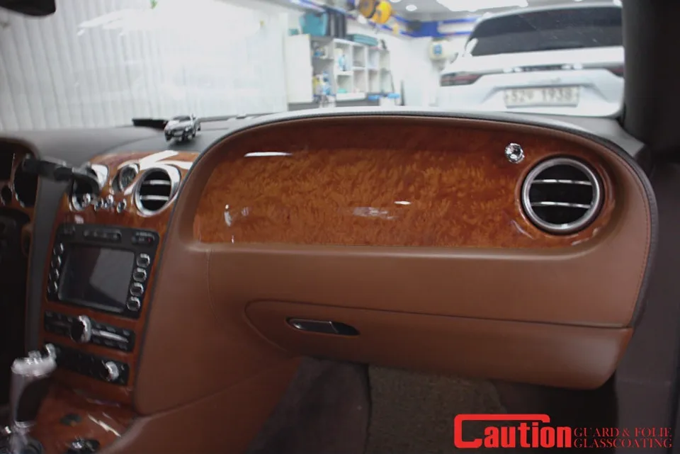 Bentley Continental GT interior customization - Bentley Continental GT Interior Customization Review photo 4