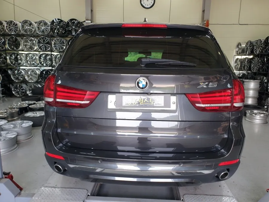 BMW X5 wheel repair - BMW X5 Wheel Repair Review — Flawless Black Metal Finish photo 5