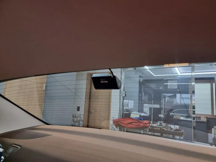 Mercedes-Benz E-Class W213 dash cam - Mercedes-Benz E-Class W213 Dash Cam Installation Review photo 4