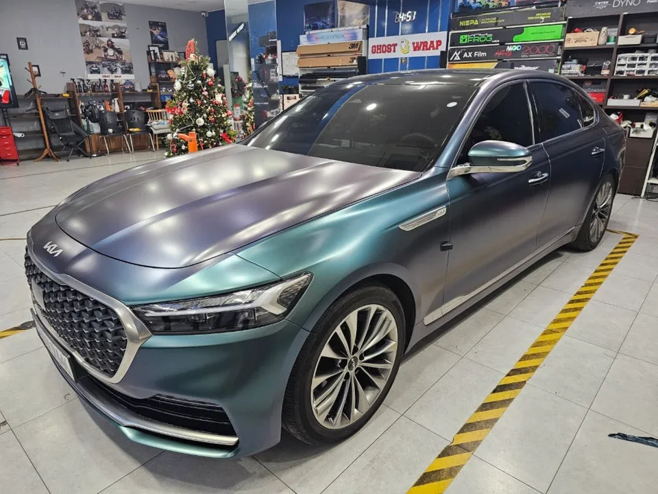 Kia K900 サイドミラーラッピング事例:サテンムーンストーン 施工写真 2-3
