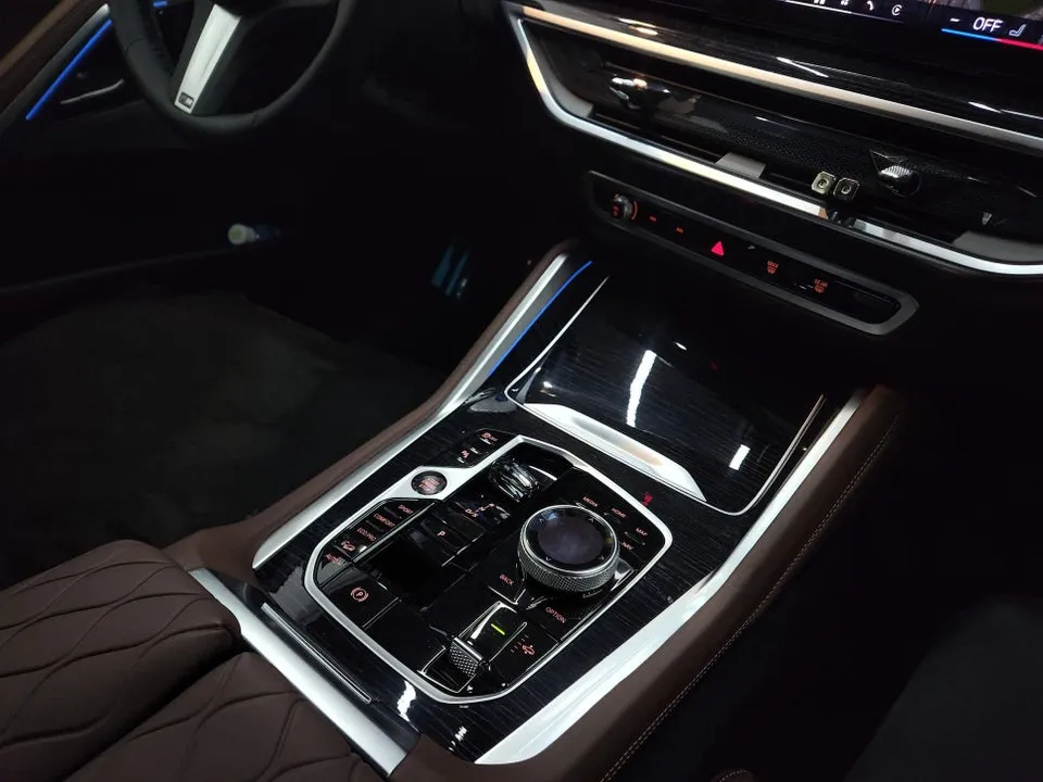 BMW X6のカーラッピング事例|費用目安・仕上がり 施工写真 1-2