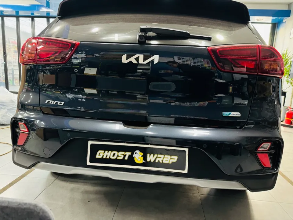 Kia Niro Hybridのカーラッピング事例|費用目安・仕上がり 施工写真 1-3