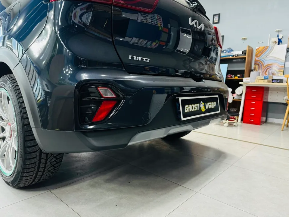 Kia Niro Hybridのカーラッピング事例|費用目安・仕上がり 施工写真 3-3