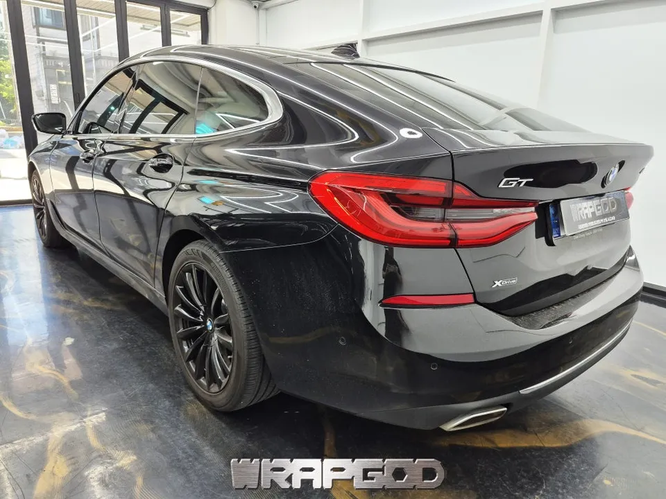 BMW 6 Series GTのカーラッピング事例 施工写真 1-2