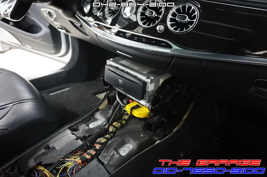 Mercedes-Benz S-Class W222 ambient lighting - Mercedes-Benz S-Class Ambient Lighting Review — Enhanced Interior photo 4