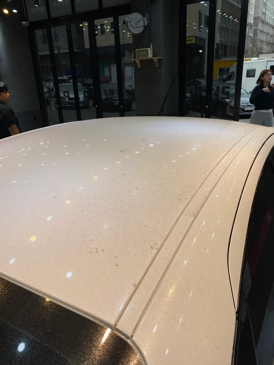 Hyundai IONIQのガラスコーティング事例|費用目安・仕上がり 施工写真 2-2