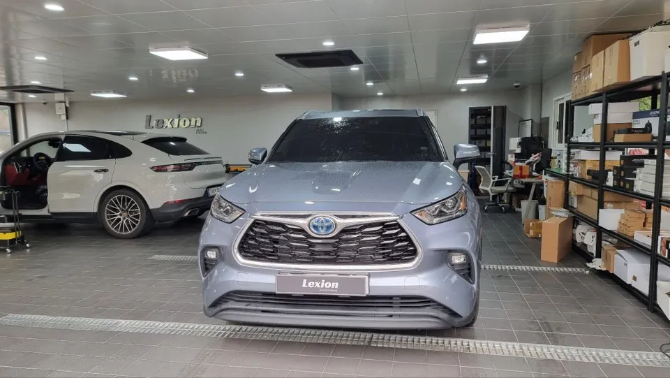 Toyota Highlander surround view camera installation result
