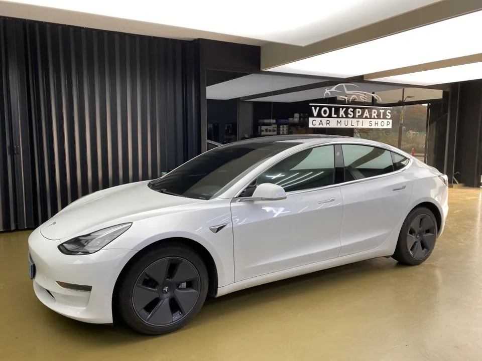 Tesla Model 3 Yoke Steering Wheel Customization Review