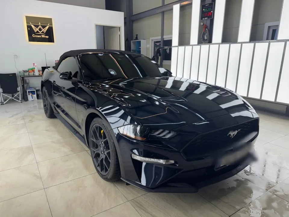 Ford Mustang Convertibleのカーラッピング事例|費用目安・仕上がり 施工写真 1-3