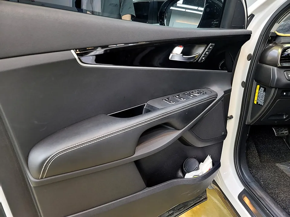 Kia All New Sorento Ambient Lighting Review: Cost & Results Before